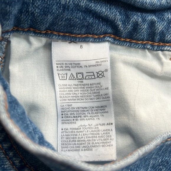 Old Navy boyfriend denim short size 8 - Picture 3 of 4